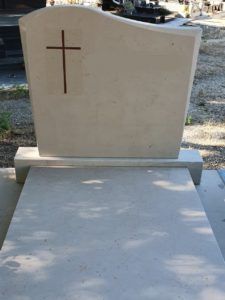 Monument funéraire en Pierre de Fontenay